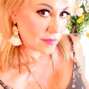 Meet your Posher, Teresa